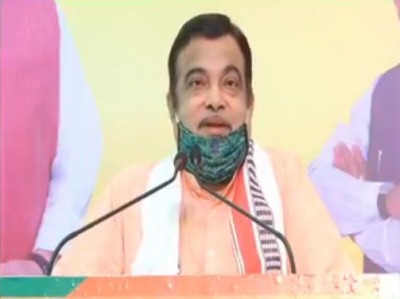 Manufacture alternative fuels to counter rising prices: Gadkari Manufacture alternative fuels to counter rising prices: Gadkari
