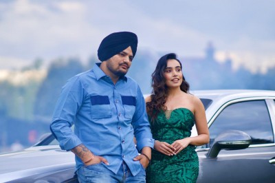 Sidhu Moose Wala features alongside Barbie Maan in latest track 'Moh' Sidhu Moose Wala features alongside Barbie Maan in latest track 'Moh'