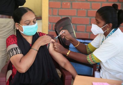 Omicron, third wave fears lead to spike in vaccination rate in K'taka Omicron, third wave fears lead to spike in vaccination rate in K'taka