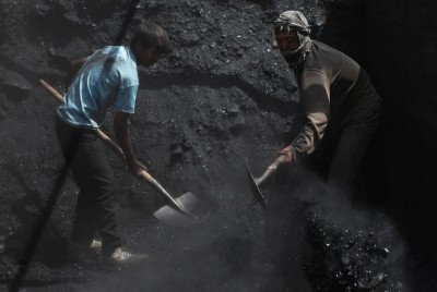 China boosts coal production as world leaders discuss climate crisis