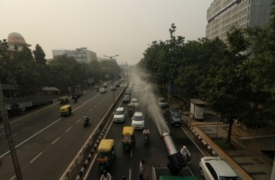 Delhi's air quality further improves, but still 'very poor' Delhi's air quality further improves, but still 'very poor'