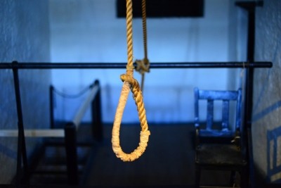Couple commits suicide, loss in business suspected