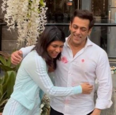 Salman Khan makes boxer Nikhat Zareen's dream come true