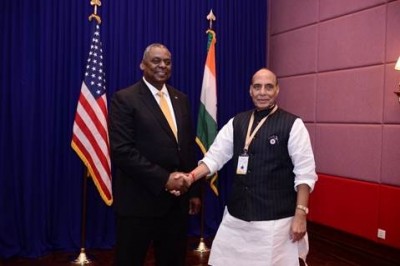 Rajnath meets US Defense Secy in Cambodia, pitches expertise in aircraft maintenance