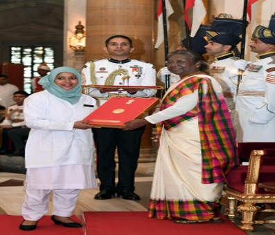 President Murmu presents National Florence Nightingale Awards to Nurses President Murmu presents National Florence Nightingale Awards to Nurses