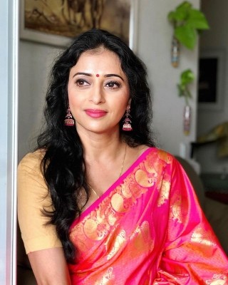 Reena Kapoor on playing a widow in 'Aashao Ka Savera' Reena Kapoor on playing a widow in 'Aashao Ka Savera'