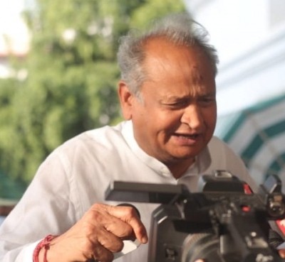 Gehlot reaches Delhi amid political crisis in Rajasthan Gehlot reaches Delhi amid political crisis in Rajasthan