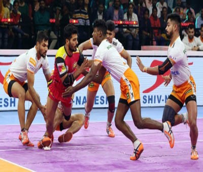 PKL 9: Puneri Paltan survive late scare to beat Bengaluru Bulls 35-33