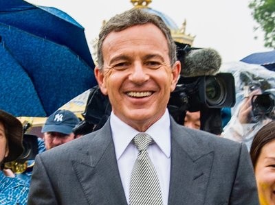 Bob Iger returns as Walt Disney CEO, Bob Chapek steps down