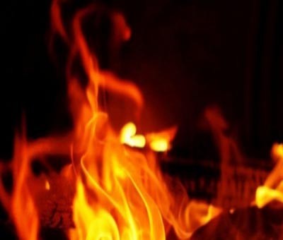 K'taka: Wife refuses to let husband meet kids, he torches house