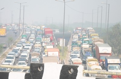 Curbs on plying of BS-III, BS-IV vehicles lifted in Delhi Curbs on plying of BS-III, BS-IV vehicles lifted in Delhi