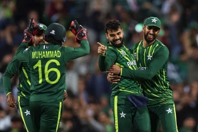 T20 World Cup: Shadab, Iftikhar, Shaheen keep Pakistan's slim semifinal hopes alive with 33-run win over South Africa