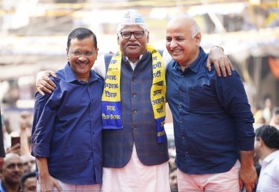 Ex-Congress MP Mahabal Mishra joins AAP ahead of MCD polls Ex-Congress MP Mahabal Mishra joins AAP ahead of MCD polls