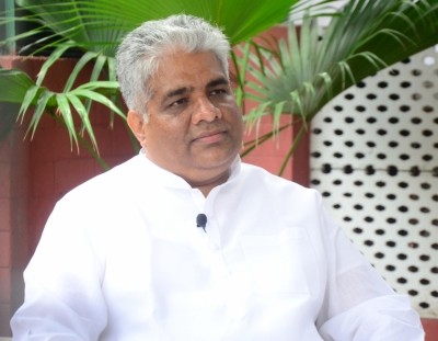 Over 19% rise in farm fires in Punjab, 30.6% drop in Haryana: Environment Minister Over 19% rise in farm fires in Punjab, 30.6% drop in Haryana: Environment Minister