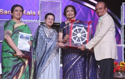 Aditya Vikram Birla award for yesteryear's heroine and ex-MP Vyjayantimala Bali