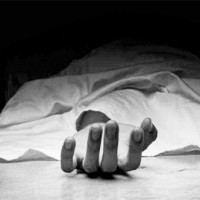 Bus driver applies brakes, teacher falls off & dies