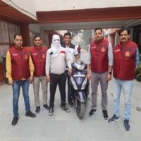 Delhi: Wanted criminal turned online shoe seller, held