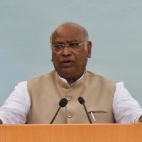 Cong president appoints four leaders as AICC coordinators