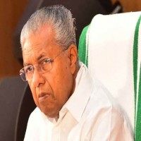 Pinarayi Vijayan now plumps for legal route to take on Governor Khan