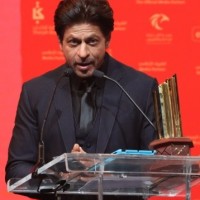 SRK receives Global Icon of Cinema and Cultural Narrative award at Sharjah Int'l Book Fair