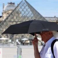 France experiences hottest October since 1945