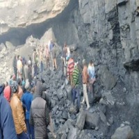 Clash over illegal coal mining leaves 6 injured in Dhanbad