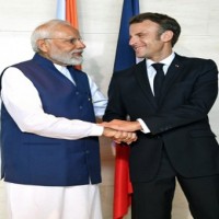 PM meets French President Macron in Bali
