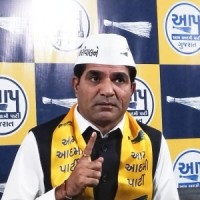 Isudan Gadhvi is AAP's CM face in Gujarat, announces Kejriwal