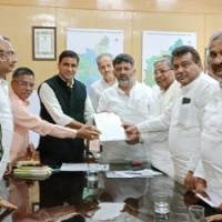 K'taka Cong alleges voters' list scam, lodges complaint with EC