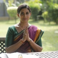 Sonali Kulkarni plays chief minister in Suneil Shetty-led OTT series 'Dharavi Bank'