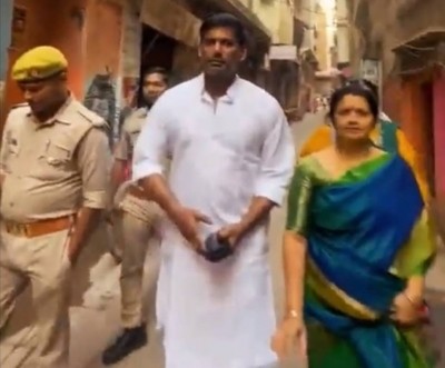 Tamil star Vishal undertakes spiritual trip to Varanasi with family