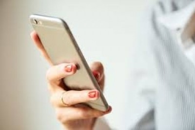 Global smartphone market falls 9% amid low consumer spending Global smartphone market falls 9% amid low consumer spending