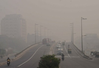 Delhi's air quality remains in 'very poor' category two days post Diwali Delhi's air quality remains in 'very poor' category two days post Diwali