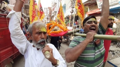 Bihar: 2 langurs electrocuted, hundreds participate in funeral procession Bihar: 2 langurs electrocuted, hundreds participate in funeral procession