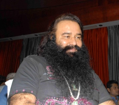 Ram Rahim names Honeypreet as 'Ruhani Didi' Ram Rahim names Honeypreet as 'Ruhani Didi'