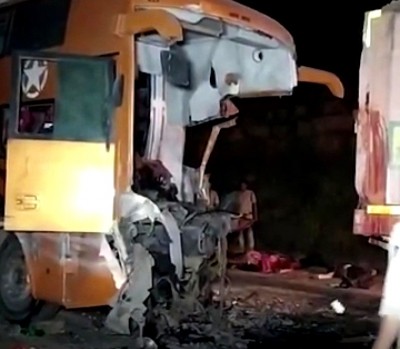 15 killed as bus rams into truck in MP's Rewa 15 killed as bus rams into truck in MP's Rewa