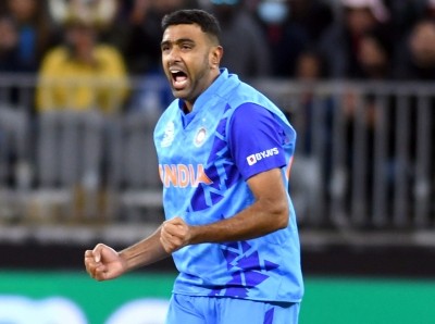 Did India err in choosing Ashwin instead of Axar as lone spinner?