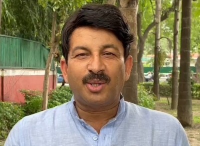 Sisodia case: SC junks Manoj Tiwari's plea against summons, allows Vijender Gupta's appeal Sisodia case: SC junks Manoj Tiwari's plea against summons, allows Vijender Gupta's appeal