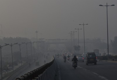 Delhi's air quality continues to be 'Very Poor' Delhi's air quality continues to be 'Very Poor'