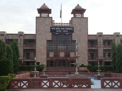 Violence in MP court after lawyer commits suicide Violence in MP court after lawyer commits suicide