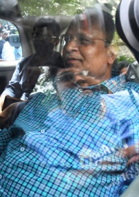 SC imposes Rs 20K fine on plea to declare Satyendar Jain of 'unsound mind' SC imposes Rs 20K fine on plea to declare Satyendar Jain of 'unsound mind'