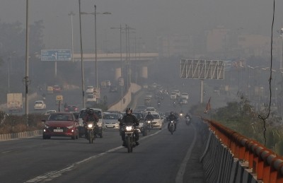 Delhi's air quality to turn 'very poor' ahead of Diwali, curbs imposed Delhi's air quality to turn 'very poor' ahead of Diwali, curbs imposed