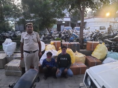 Delhi Police seize 455 kg of banned firecrackers, arrest 2 Delhi Police seize 455 kg of banned firecrackers, arrest 2
