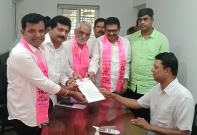 TRS seeks disqualification of BJP candidate over Rs 18K cr contract