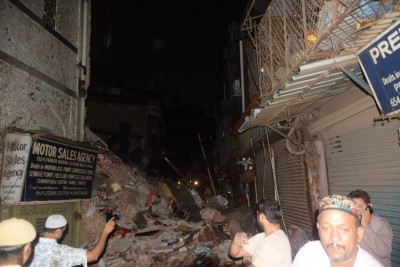 Kid killed, nine injured in central Delhi house collapse Kid killed, nine injured in central Delhi house collapse