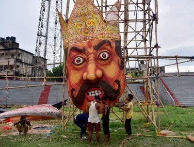 Artist playing Ravan dies of cardiac arrest during Ramlila in Ayodhya Artist playing Ravan dies of cardiac arrest during Ramlila in Ayodhya