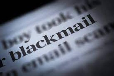 Gang blackmailing couple over obscene video busted in Noida Gang blackmailing couple over obscene video busted in Noida