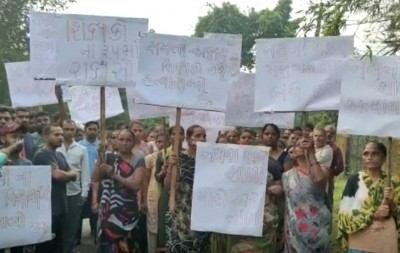 Girl commits suicide in Gujarat's Navsari district Girl commits suicide in Gujarat's Navsari district