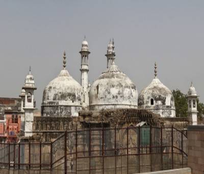 Varanasi court rejects plea for carbon dating of 'Shivling' Varanasi court rejects plea for carbon dating of 'Shivling'