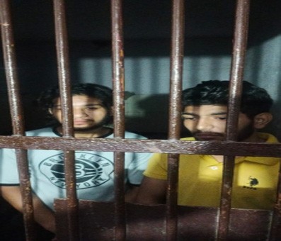 Video of youths blocking NH 9 goes viral, two arrested Video of youths blocking NH 9 goes viral, two arrested